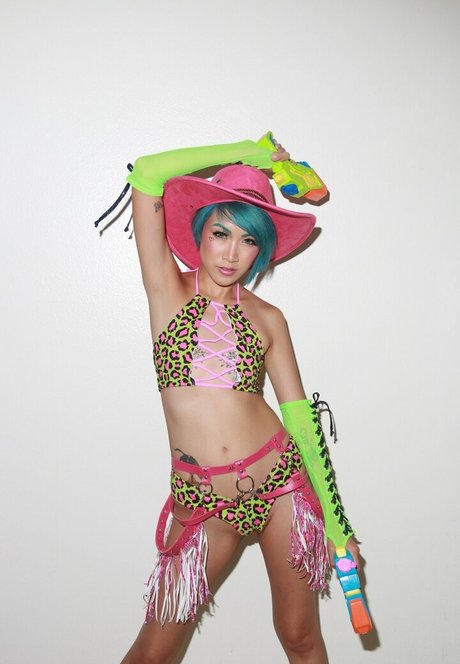 Sushimonstuh sexy pornstar pics