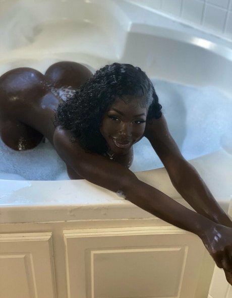 Lazelle Doll pornstar art gallery