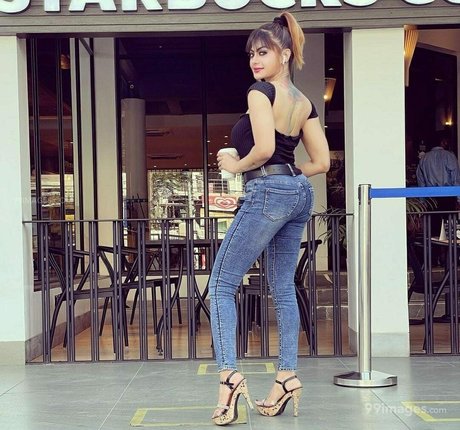 Suhaani Laskar erotic actress pictures