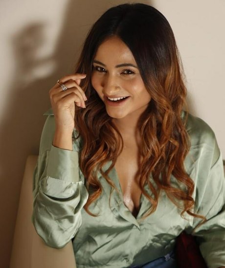 Desi NRI sexy actress photo