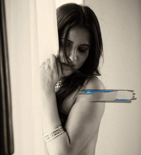 Desi NRI nude star gallery