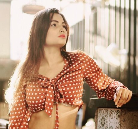 Desi NRI erotic model picture