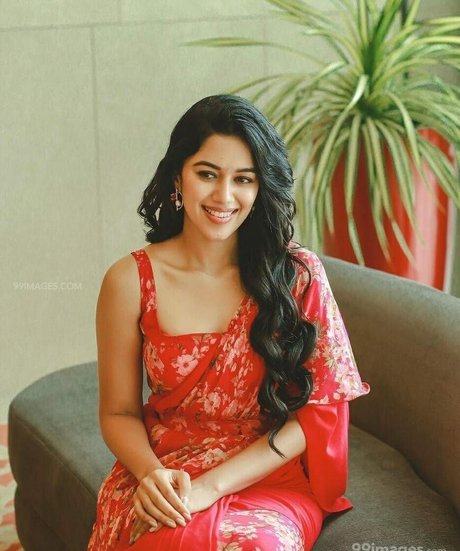 Mirnalini Ravi erotic model photos