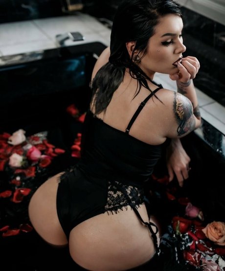 w waifu hot actress galleries