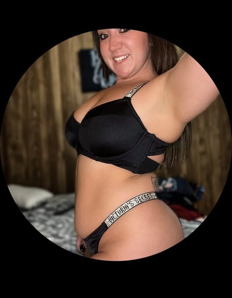 Tara P Owens erotic model pic