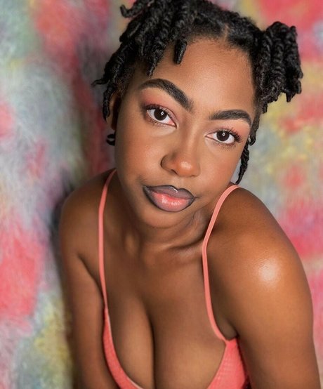 sapiosuccubust model perfect galleries