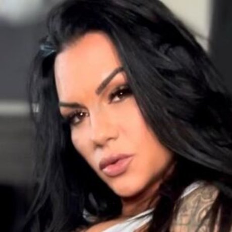 Nikkifitmama model nudes picture