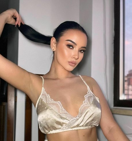 alina03m high quality model img