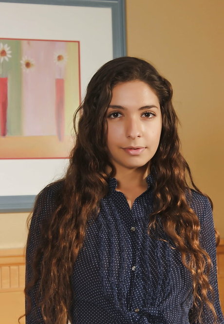 Monique poses art star images