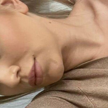 WetSelf xxx actress archive