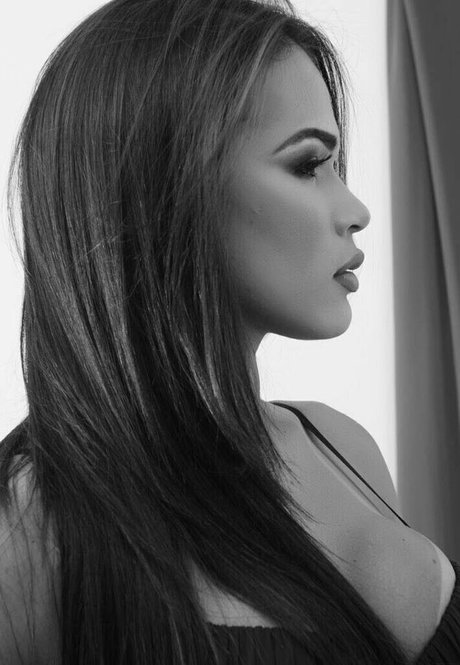 Erika Lee Trans exclusive model images