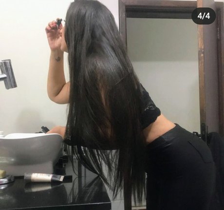 Jee Trindade star exclusive pics