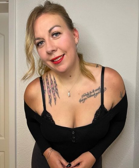 Kate Anderson hot actress pic