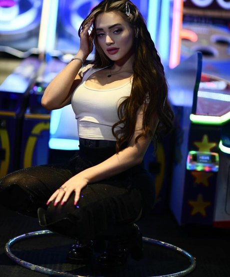 maeisbaee art model galleries