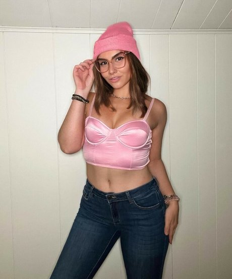 Alicia Atout free star images