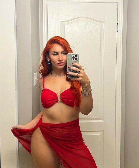 Alicia Atout star galleries