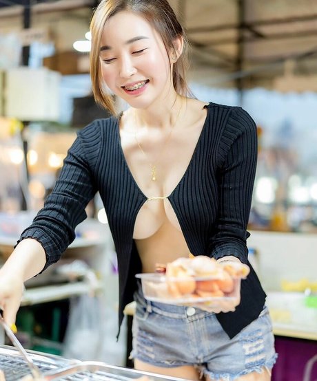 Qanan Kanokyada high quality actress photos