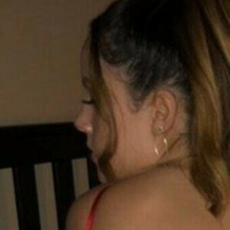 Selena Fowler nude model pic