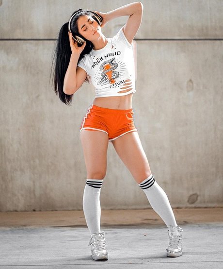 sexy mom onlyfans sexy photos