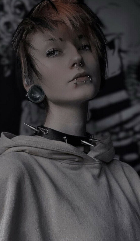 Hollowpix_ pornstar free pictures