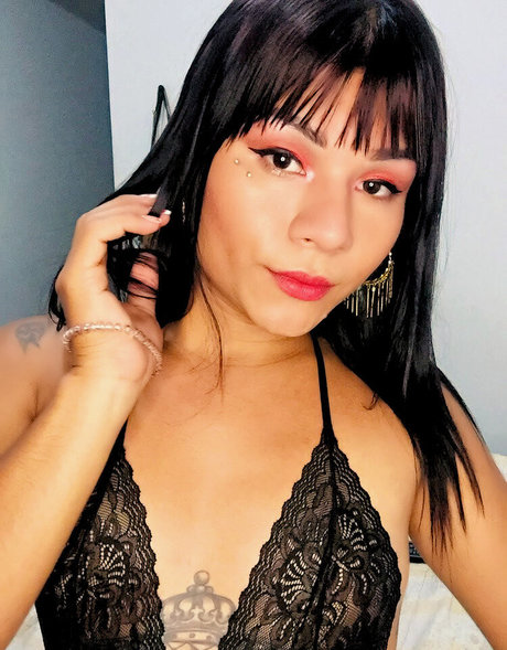 blonde curvy onlyfans free naked pic