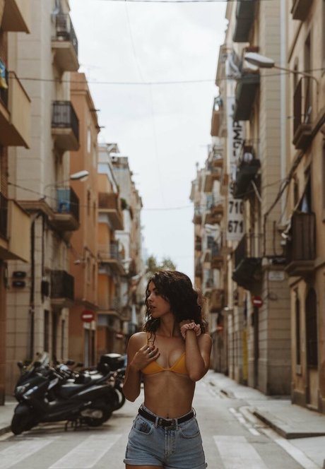 Sara Llamas star free picture