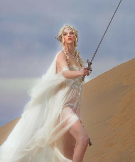 Emma Karla Peet star perfect archive