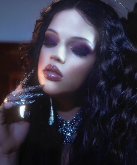 Emma Karla Peet hd pornstar pic