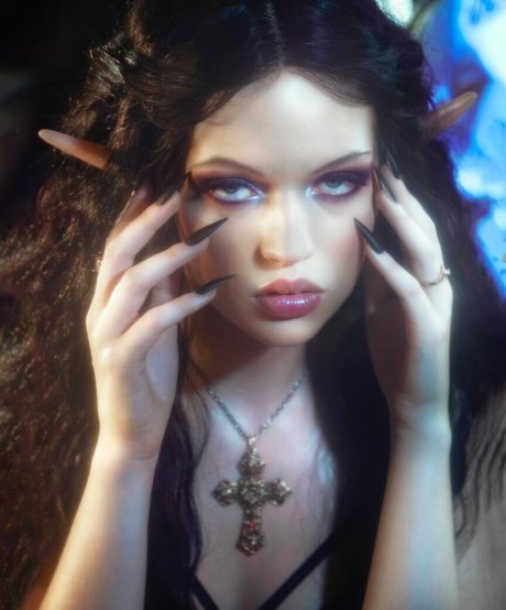 Emma Karla Peet nice star pics