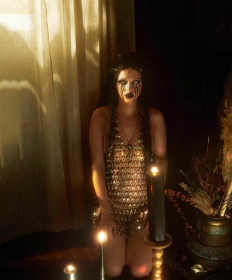 Emma Karla Peet best actress picture