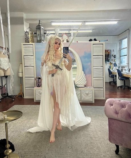 Emma Karla Peet art model archive