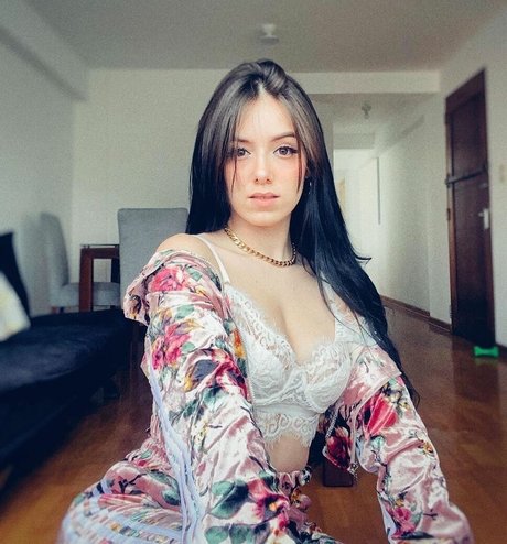 Roxana Tejada hd model photo