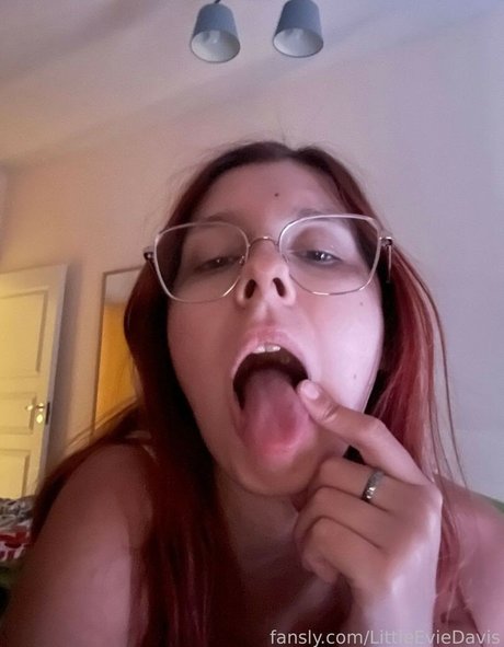 LittleEvieDavis pornstar high quality photo