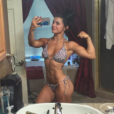 Taylor Vertucci nudes model picture