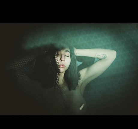 crismaia97 model free img