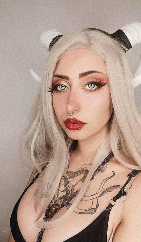 Evolet Asmr pornstar nudes pictures