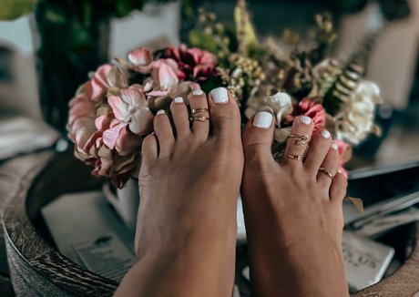 Sloane Nash adult model pic