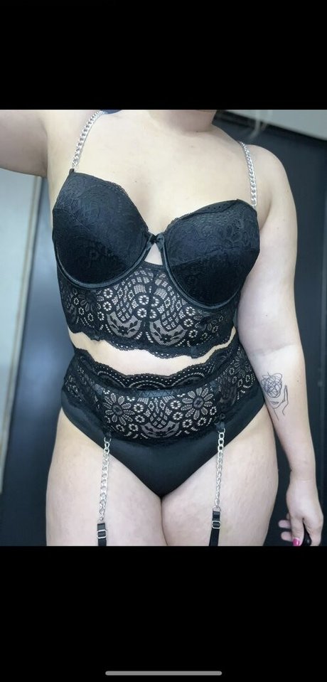 Milf Chrissy nudes star image