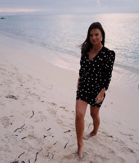 Laura Wontorra pornstar naked pictures