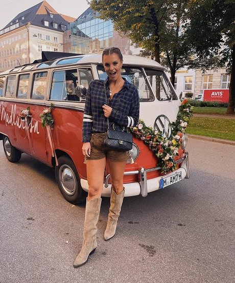 Laura Wontorra pornstar art image