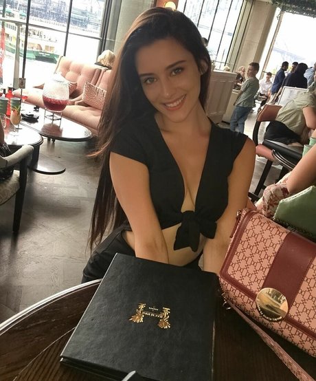 ASMR With Allie star top picture