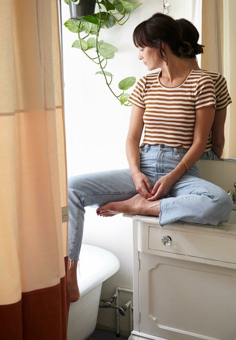 Jodi Balfour high quality star photo