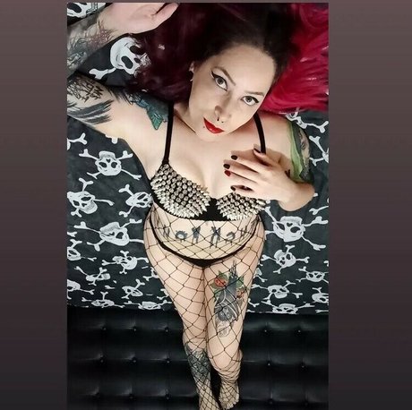 Crazybabyfck pornstar naked pictures