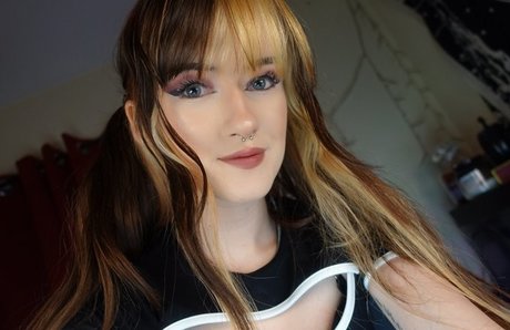 Ashi exclusive model images