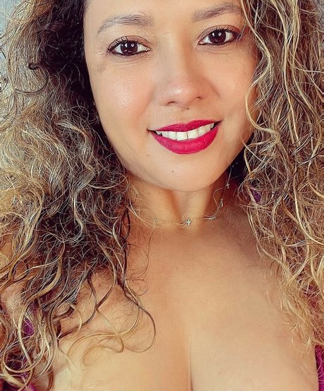 Milf Avocado model high quality photo