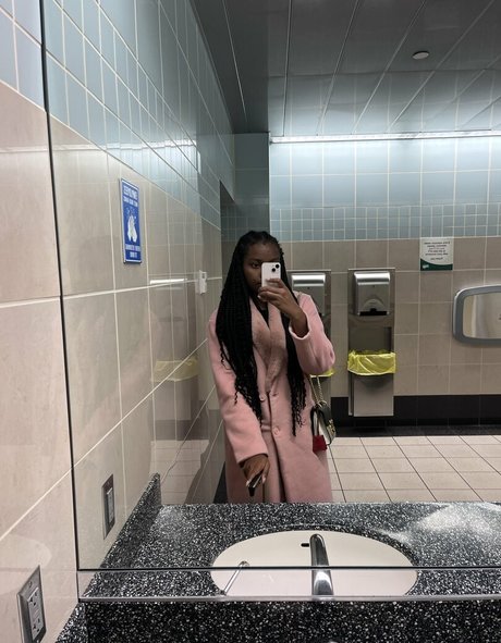 Kendall Maye beautiful actress galleries