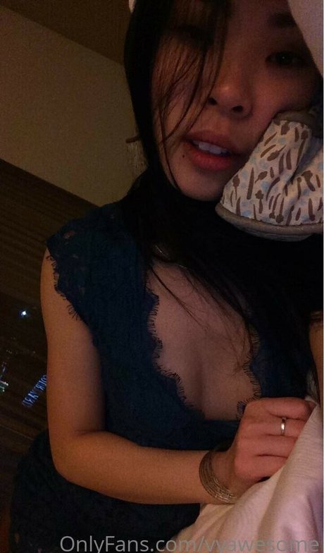 VyAwesome beautiful model img