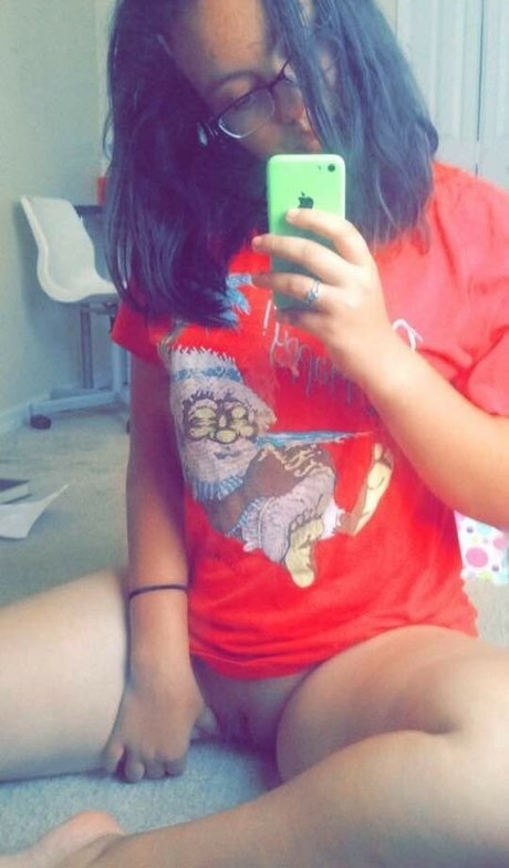 Girlfriends model high quality images