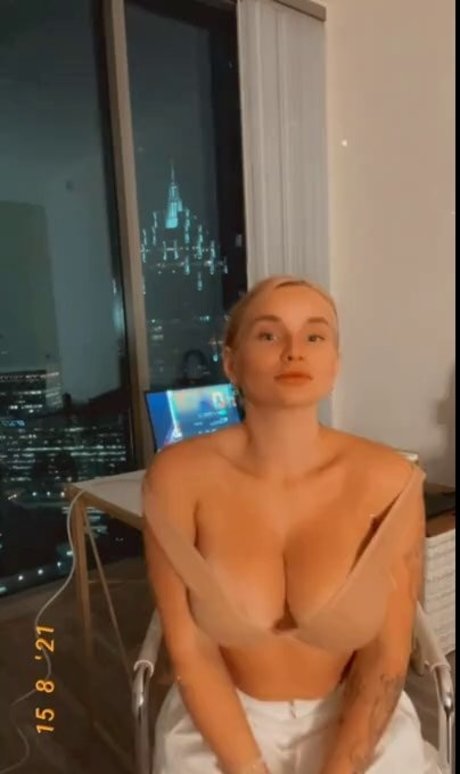 realzoieburgher_ sex pornstar image