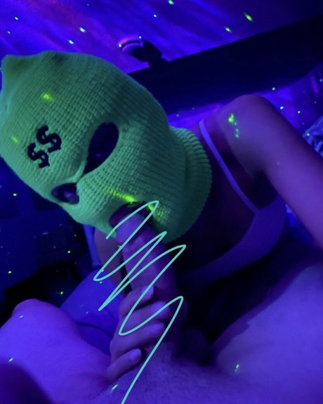 HerAthleteFeet pornographic star pic